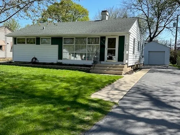1414 S 6th St, St Charles, IL 60174