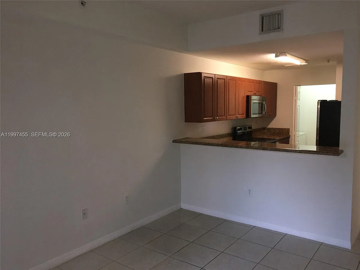 Building Photo - 962 SW 143rd Ave #2207