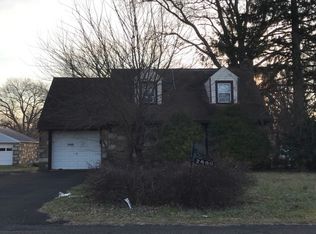 2449 Hulmeville Rd, Bensalem, PA