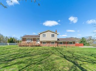 5369 Farley Rd, Clarkston, MI 48346