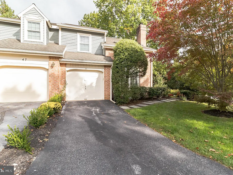 48 Stonehurst Ct