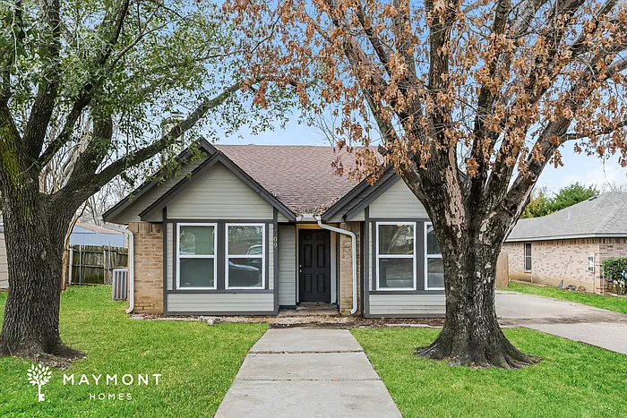 2709 Lexington St — Photo 1
