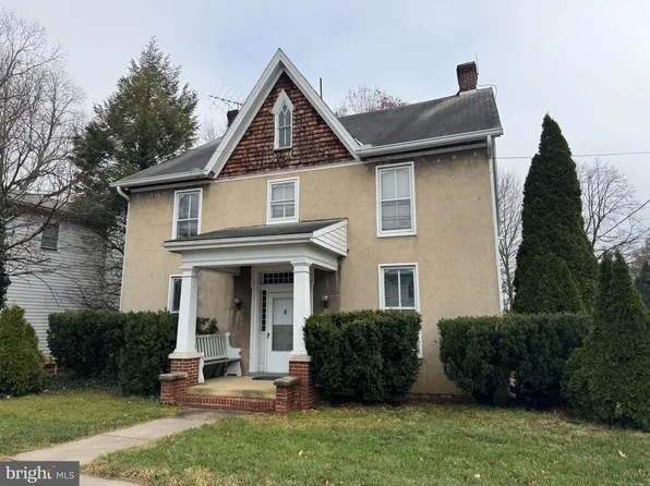 223 N Main St, Mercersburg, PA 17236