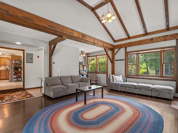 5th image of 94 Pond St