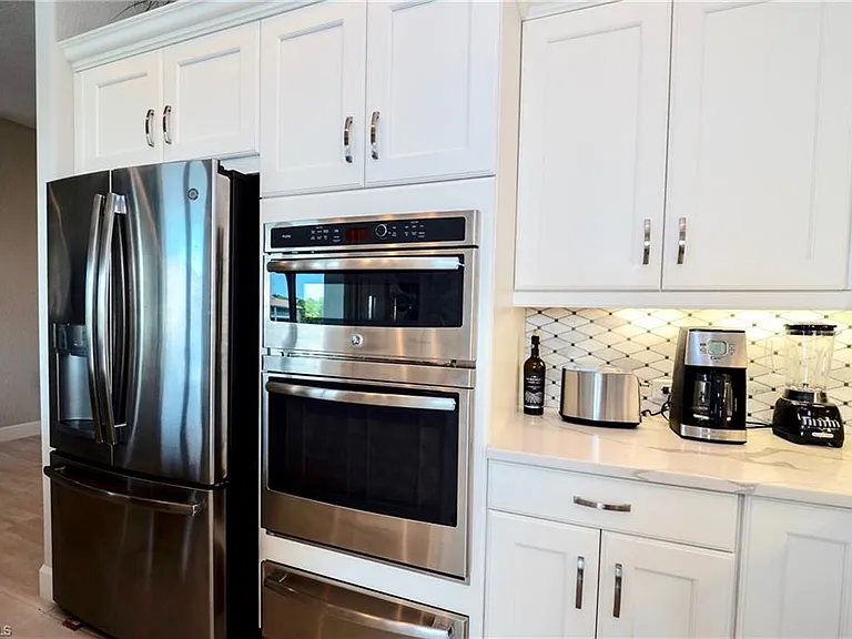 8008 Signature Club Cir — Photo 15