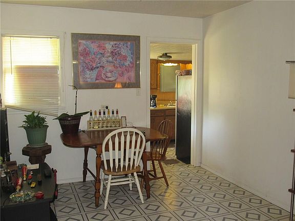 2nd image of 524 N Ford Ave