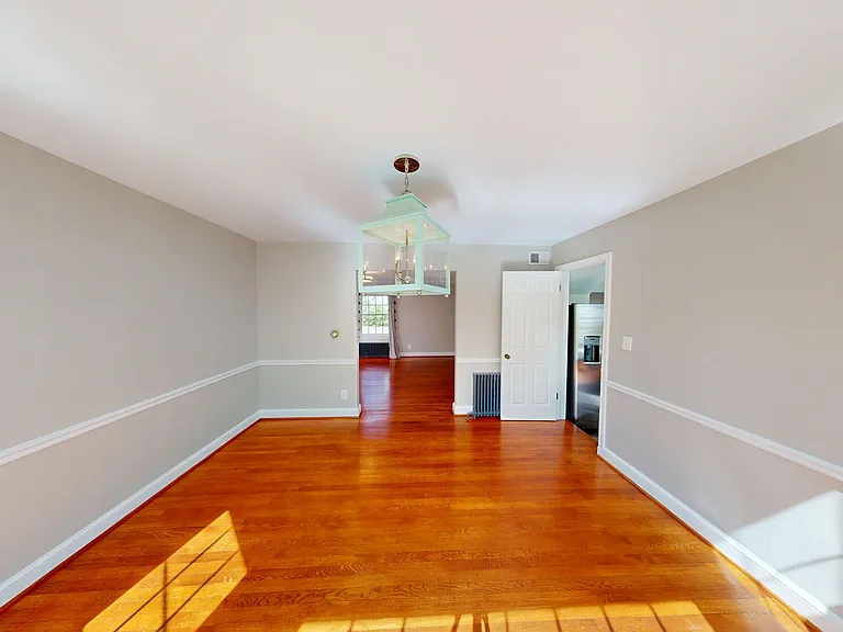 7309 River Rd — Photo 15