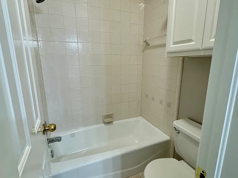 4005 NE 138th St — Photo 15