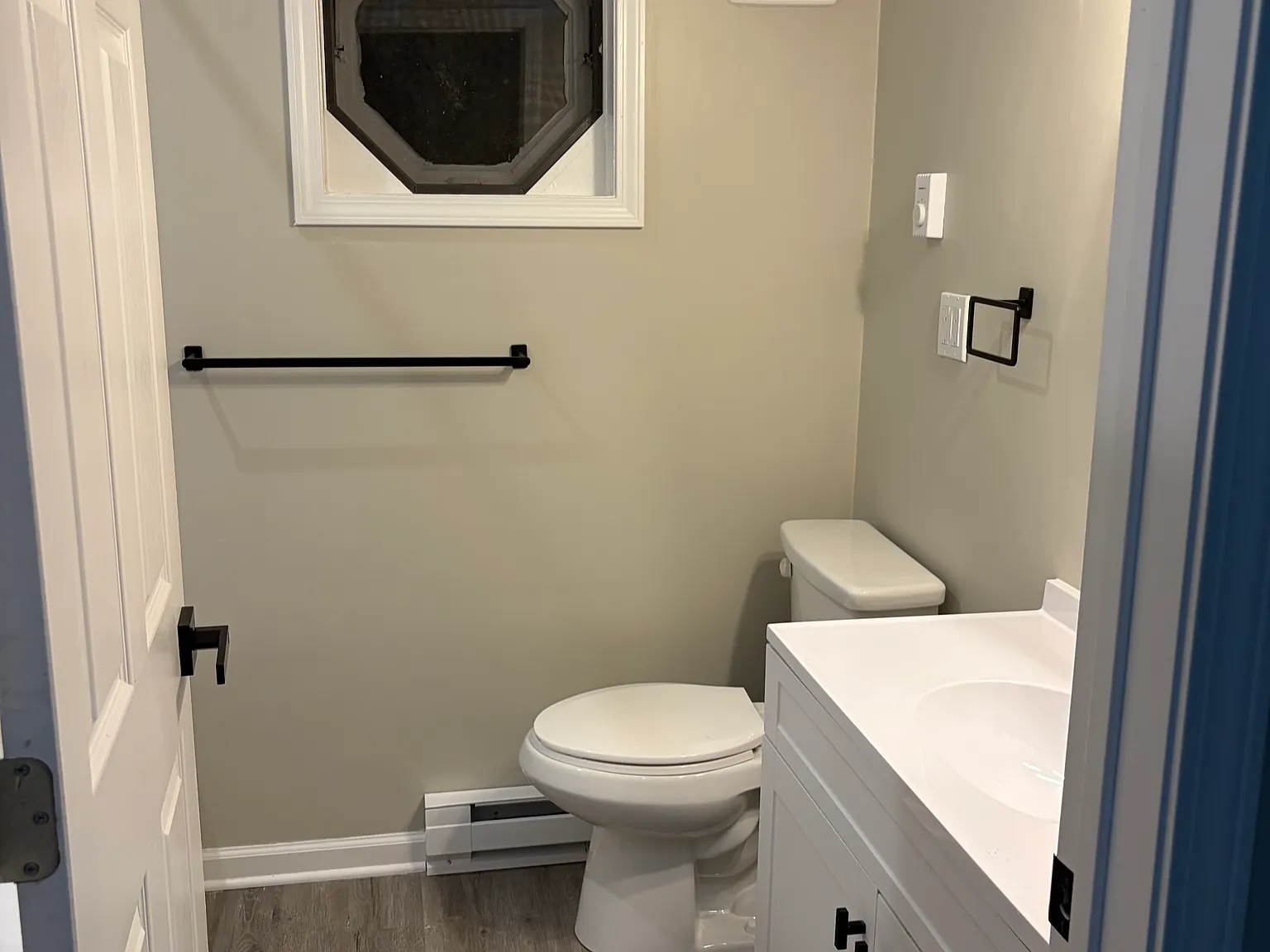 2 bed, 1.5 bath, 1100 sqft, $2,400 — Photo 4