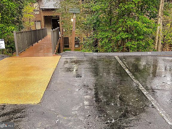 2nd image of 23240 Rosewood Ct #5E