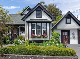 814 Hereward Rd, Victoria, BC V9A 4C8