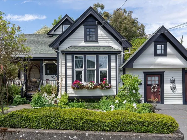 814 Hereward Rd, Victoria, BC V9A 4C8