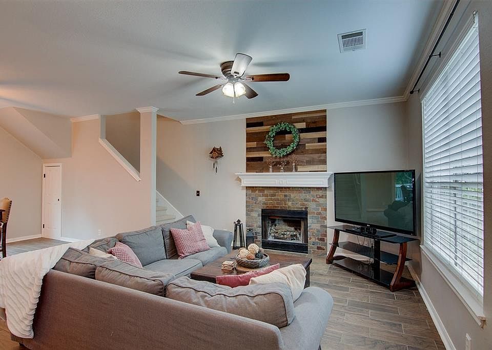 1st image of 4041 Canyon Glen Cir