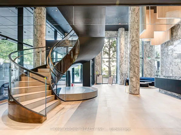 91 Montclair Ave, Toronto, ON