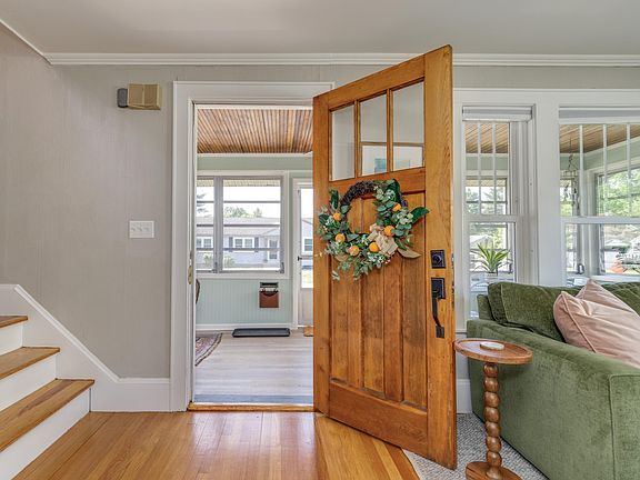4th image of 42 Rockingham Street