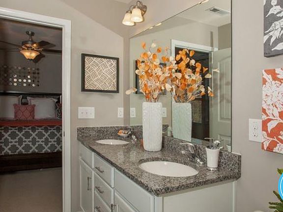 3rd image of 4490 Middletown Dr #1
