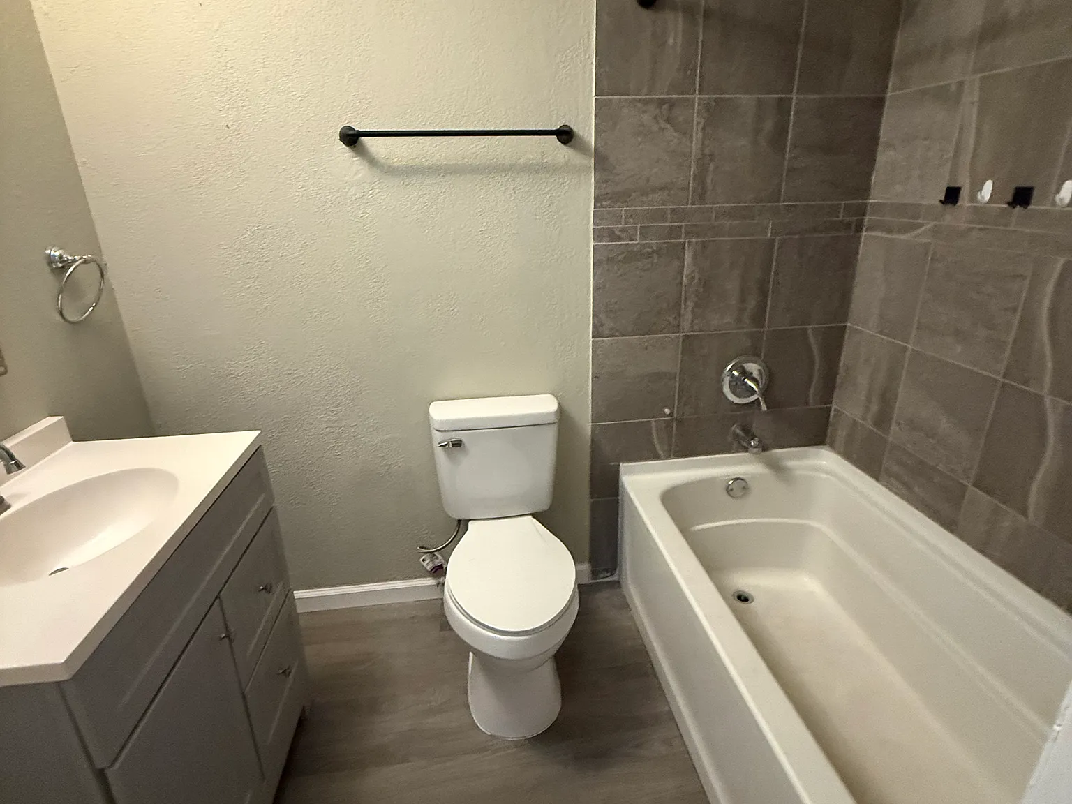 4 bed, 1458 sqft, $1,800 — Photo 2