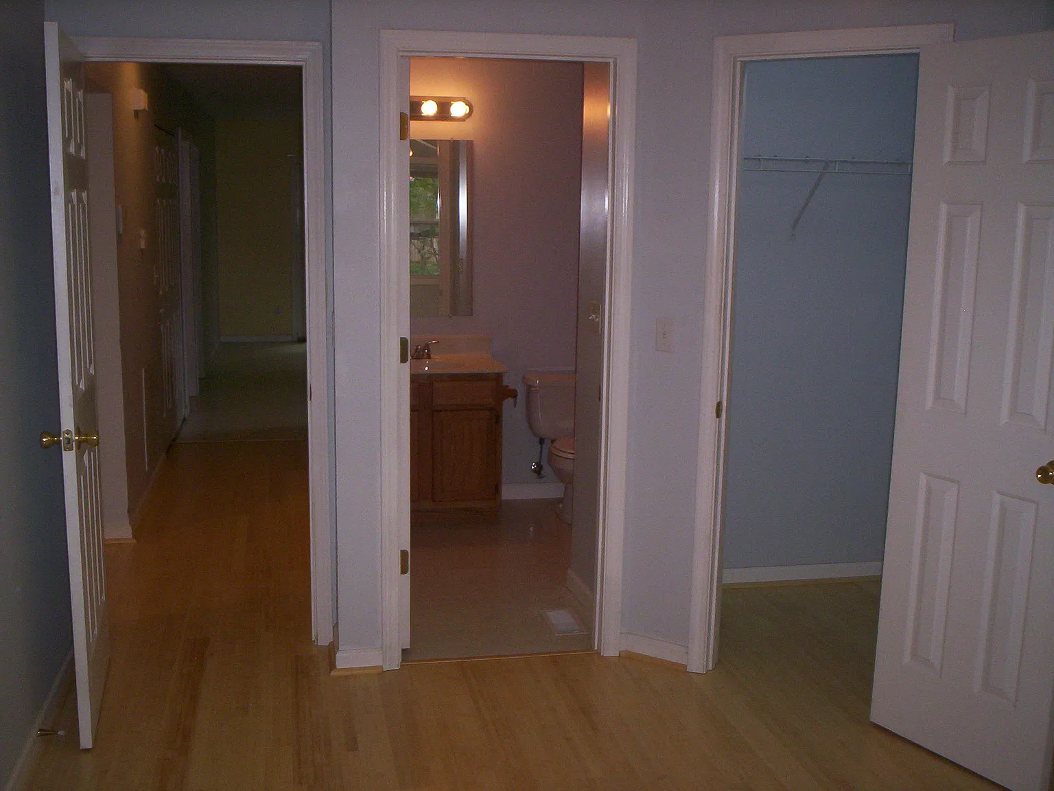 3 bed, 1056 sqft, $2,200 — Photo 3