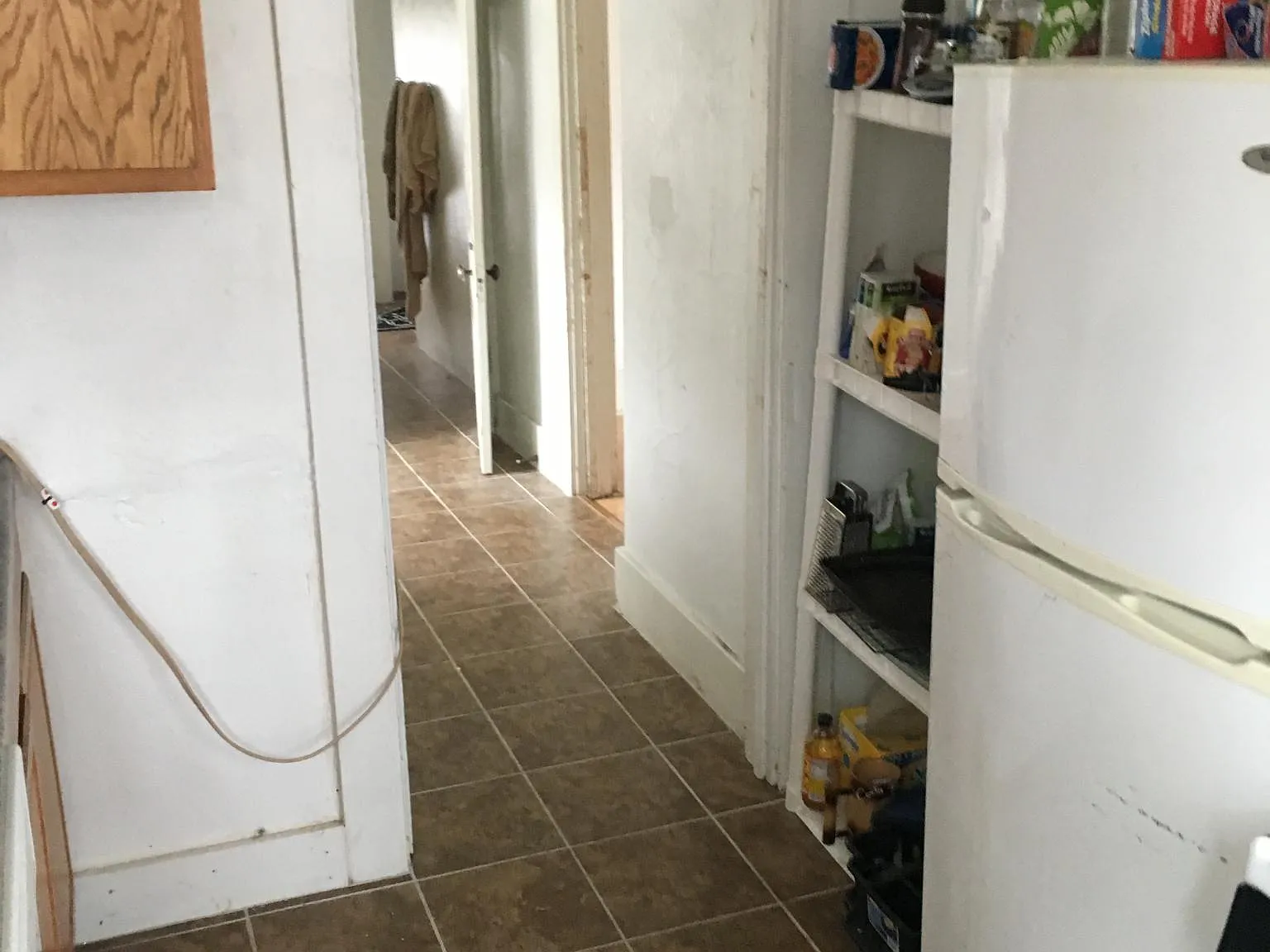 3 bed, 1000 sqft, $1,200 — Photo 3