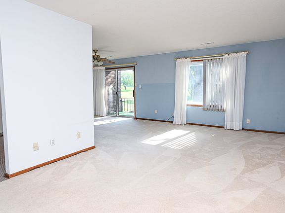 4th image of 4773 Woodland Ave Unit 6