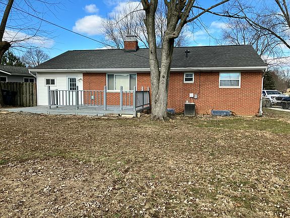 4th image of 1230 Carrousel Dr E