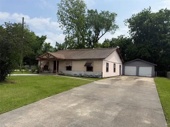 15818 Waverly Dr, Houston, TX 77032