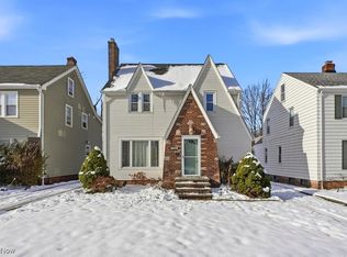 2208 Cranston Rd, University Heights, OH 44118