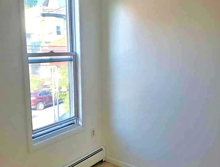 717 12th St #2 — Photo 9