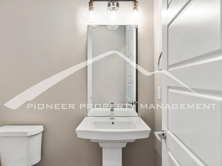 2121 N Marion St #1 — Photo 10