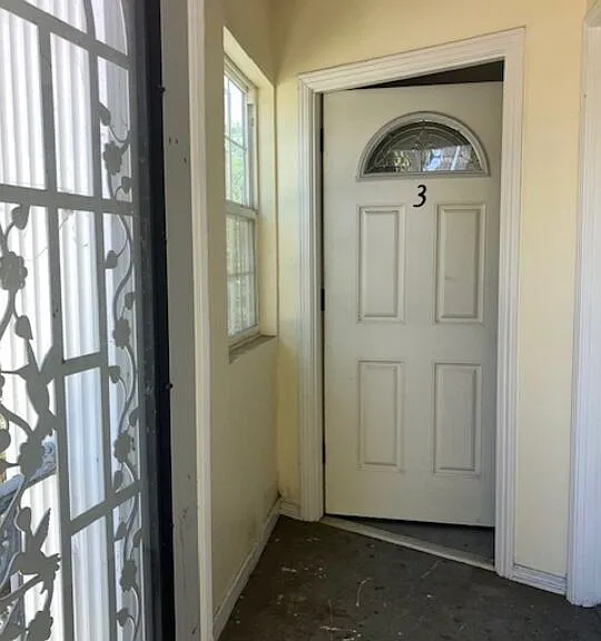 401 N Van Ness Ave #3 — Photo 3