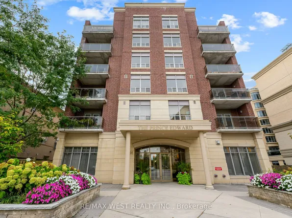 4196 Dundas St W #402, Toronto, ON M8X 0A3