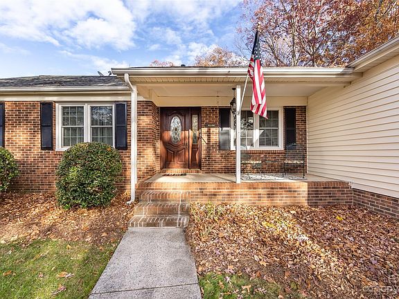 4th image of 4101 Waterford Dr