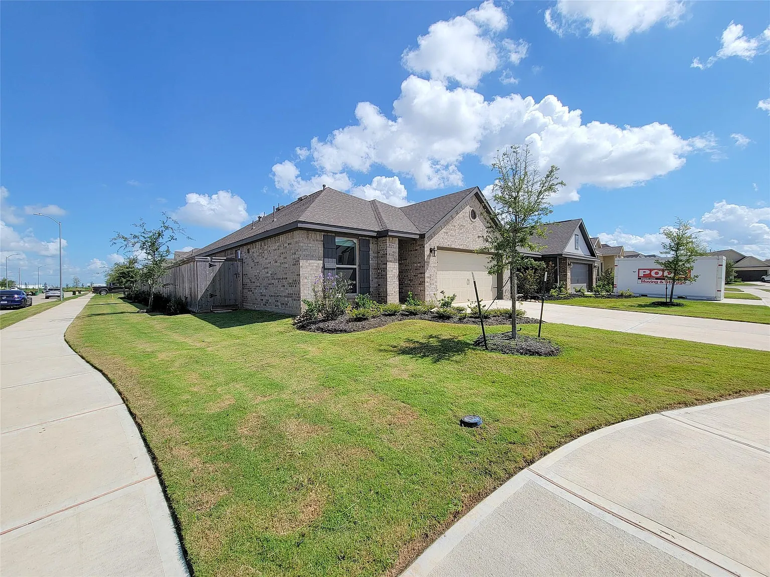 3 bed, 2.0 bath, 1787 sqft, $2,549 — Photo 3