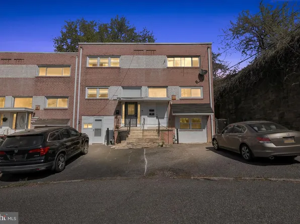 2110 Delmar Dr, Folcroft, PA 19032