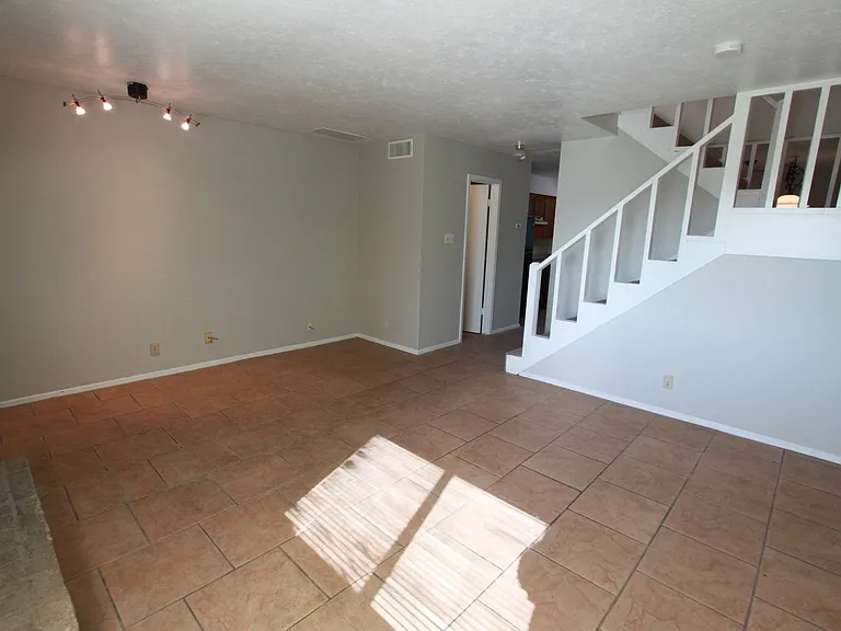 3904 Hudson Bend Rd #D — Photo 9