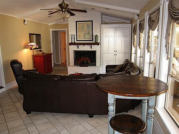 3rd image of 2405 Mollimar Dr