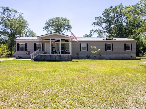 100 Dusty Trl, Hortense, GA 31543