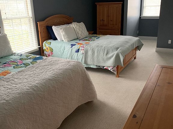 Upstairs Bedroom 2/3