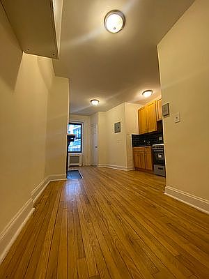 1st image of 5 1/2 Jane St #3R