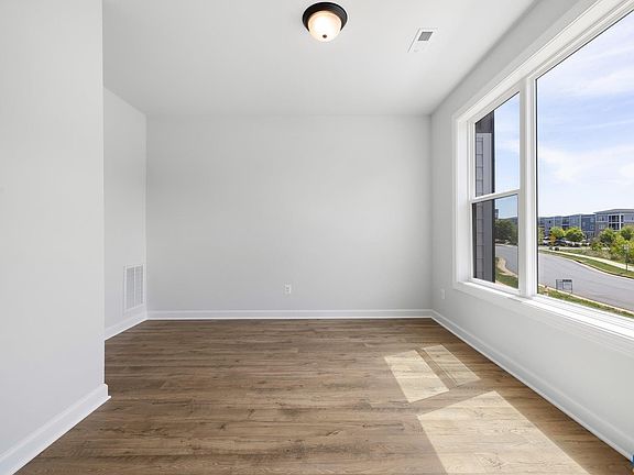 4th image of 5436 Golf Dr