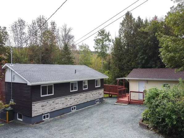 279 Lockview Rd, Fall River, NS B2T 1J1