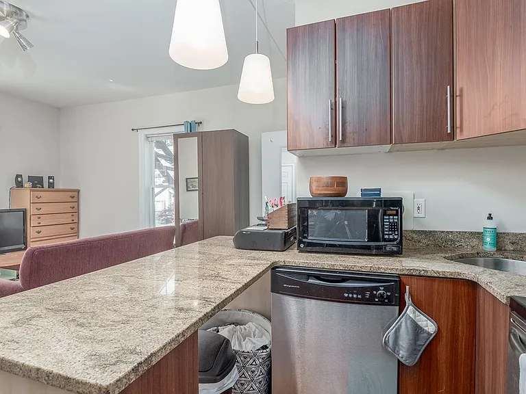 95 College Ave #1 — Photo 2