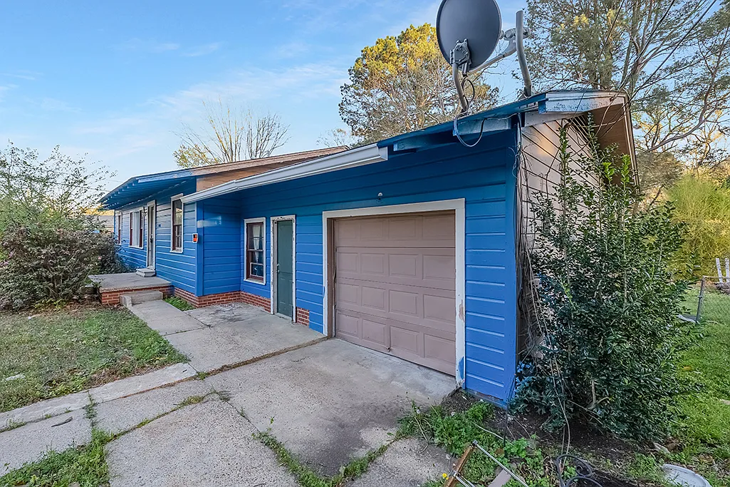 3 bed, 1377 sqft, $1,100 — Photo 1