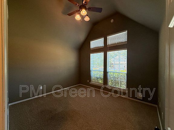 5th image of 4581 202nd Ave