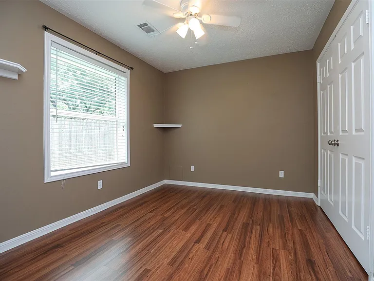 22815 Red River Dr — Photo 25