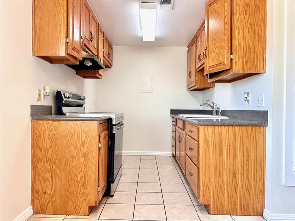 12835 10th St APT 24, Chino, CA 91710