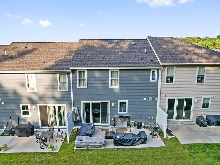 414 Walnut Ct — Photo 22