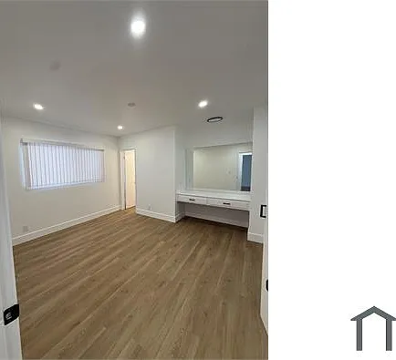 14254 Burbank Blvd #8 — Photo 10