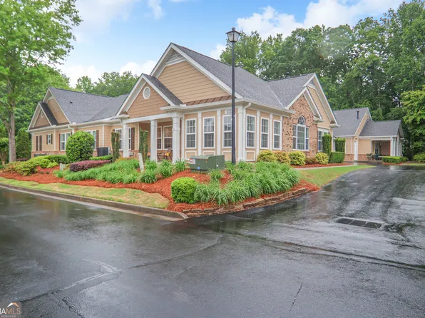 2595 Grapevine Cir, Cumming, GA 30041