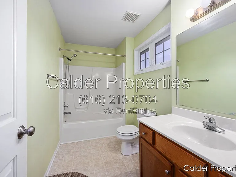 5686 E Falling Leaf Dr SE — Photo 25